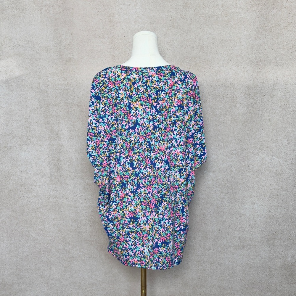 Dear Scarlett Oversized Multicolor Floral Women's Top - Picture 3 of 4
